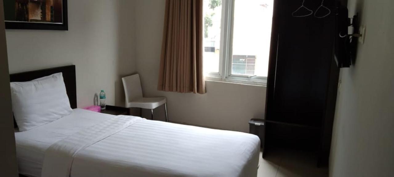 Urbanview Hotel Grand Malabar Bandung Exterior foto